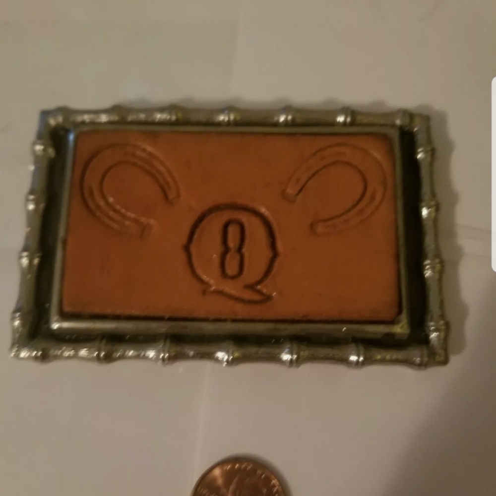 Vintage Leather Western Q Horseshoes Belt Buckle. 